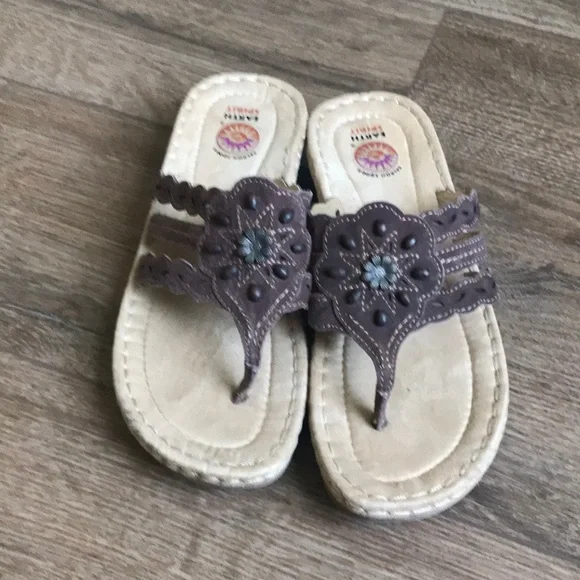 Earth spirit tobi sandals hot sale